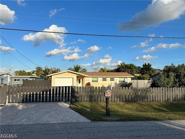 Building Photo - 141 Schneider Dr