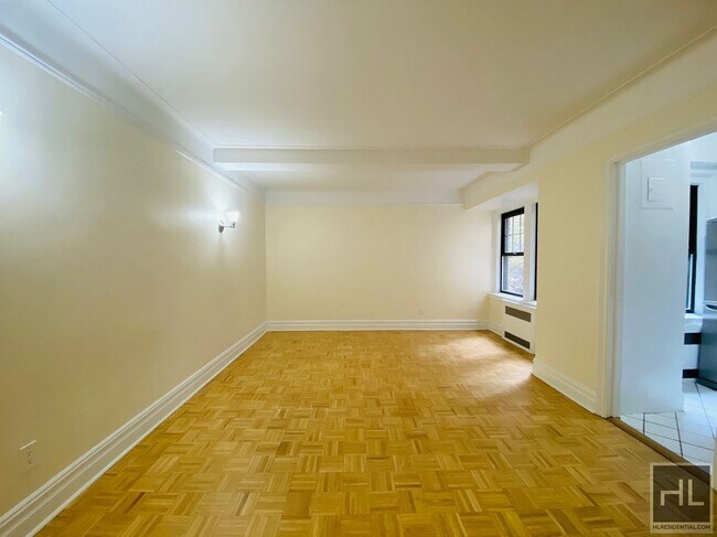 Building Photo - Christopher Street Unit 2C Rental