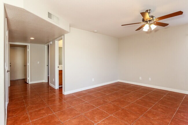 Photo - 14317 N 75th Dr