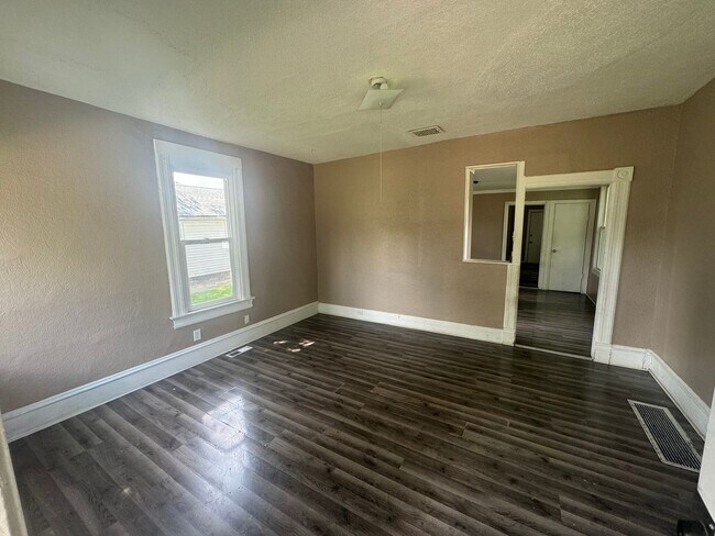 Photo - House for RENT 2 BedRooms / 1 Bathroom