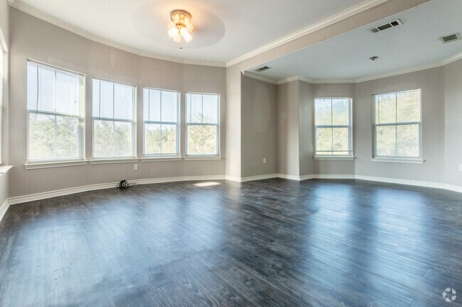 Sala de estar y comedor - Baycliff Apartments