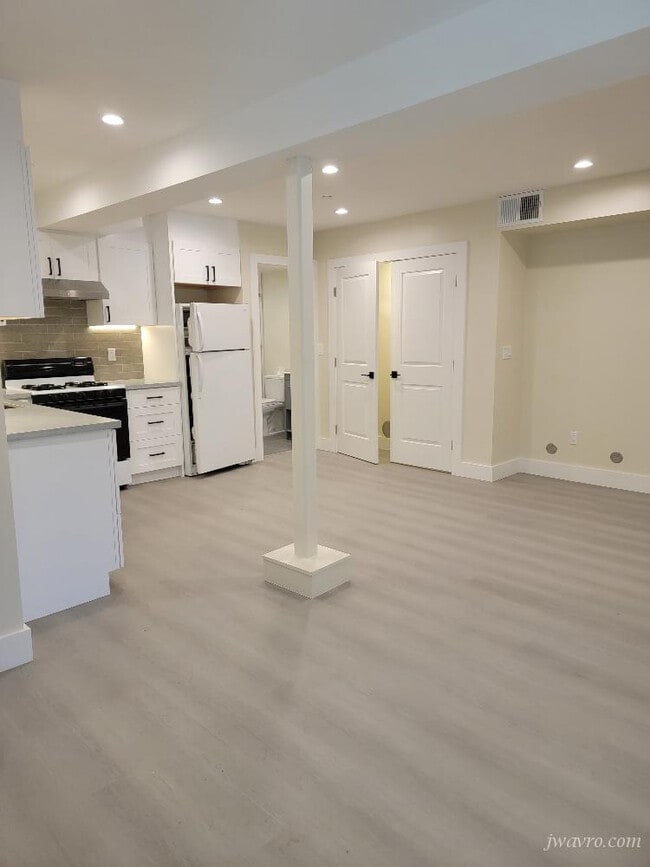 Photo - 164 Tiffany Ave Unit A