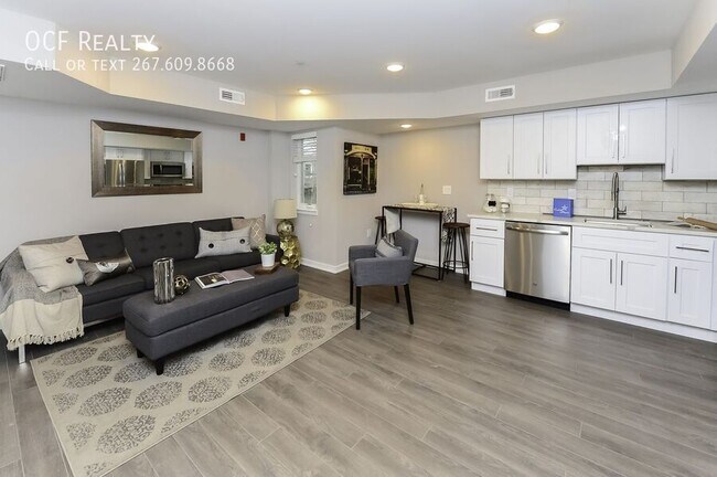 Building Photo - 726 N 19th St Unit 04 Rental