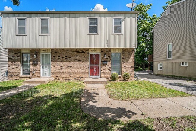 Photo - 1926 W 36 Ave