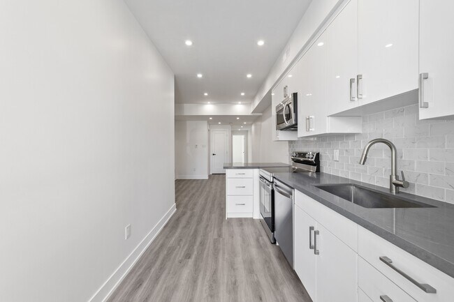 Photo - 531-531 Delaware Ave N Unit 1FM