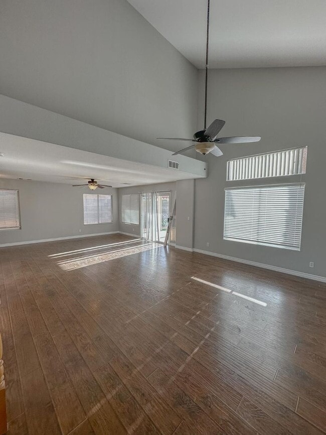 Photo - Spacious 3 Bedroom, 2.5 Bath Home with No ...