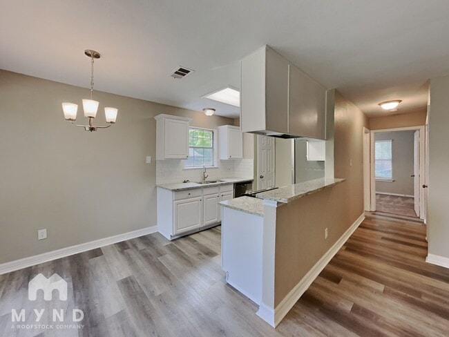 Photo - 106 Boardwalk St