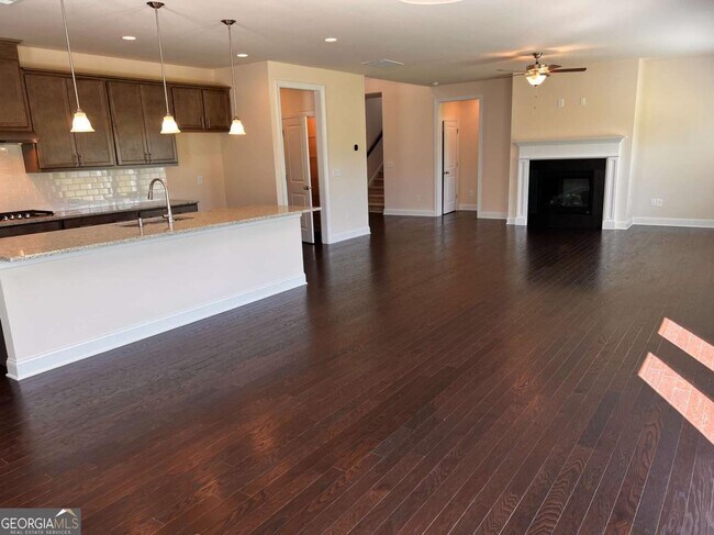 Photo - 3755 Crestland Ln