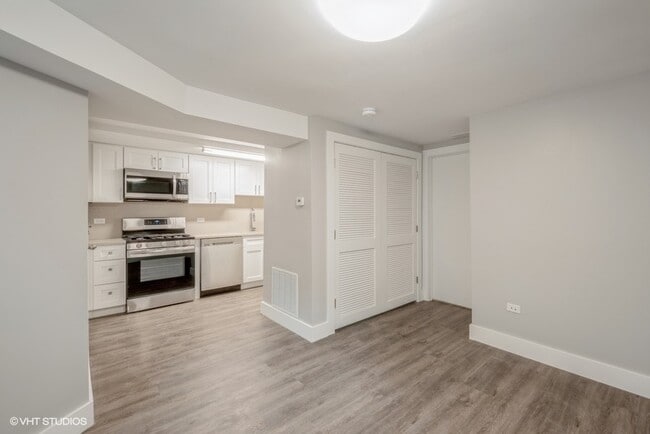 Photo - 4941 S Champlain Ave Unit 4F