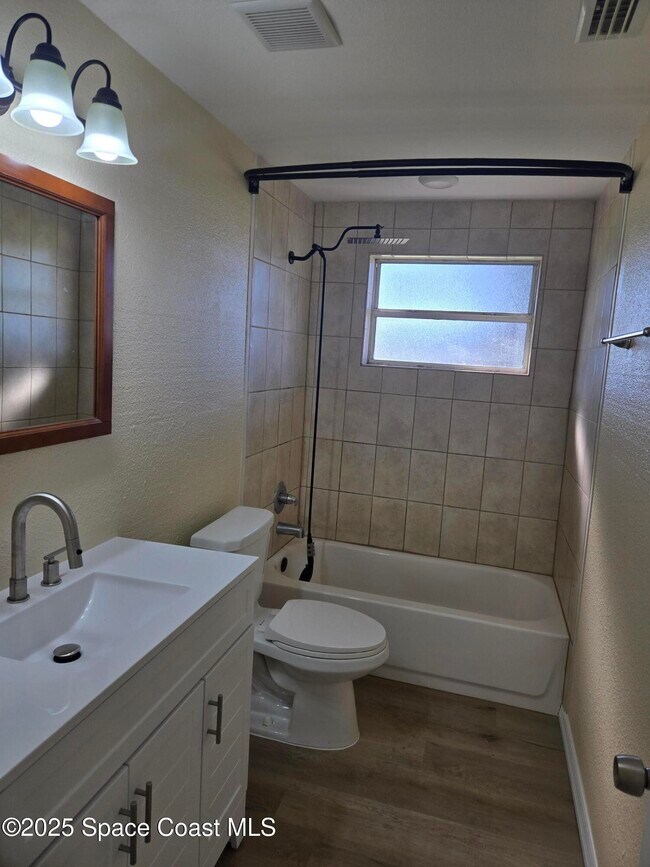 Photo - 511 Japonica Dr