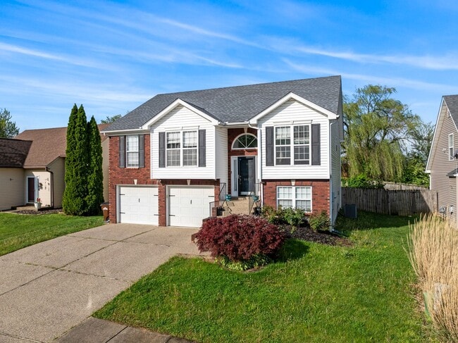 Photo - Spacious 4 Bedroom, 3 Bathroom Home!