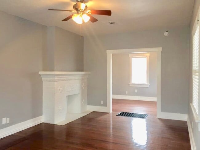 Living room - 2812 NW 15th St