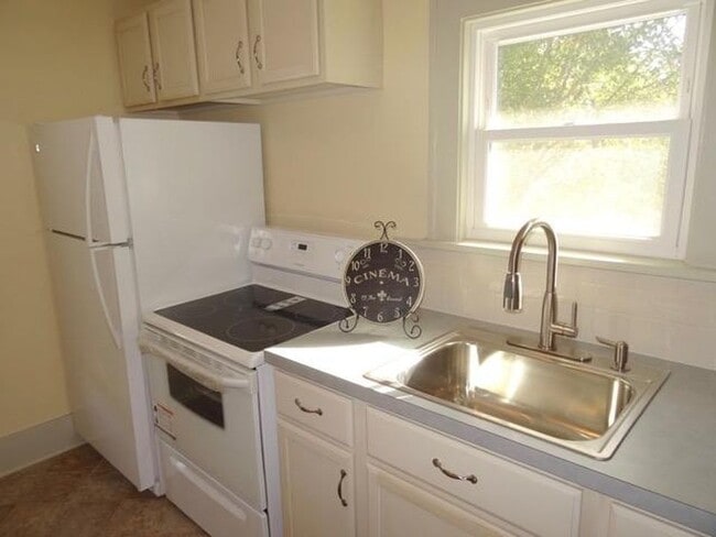 Photo - 1510 Kinyon Street