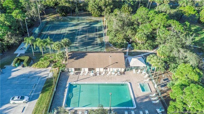 Photo - 1485 SW Silver Pine Way Unit D-1