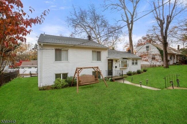 Photo - 214 S Valley Rd