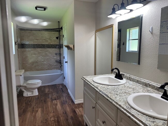 Photo - 1119 County Rd 481