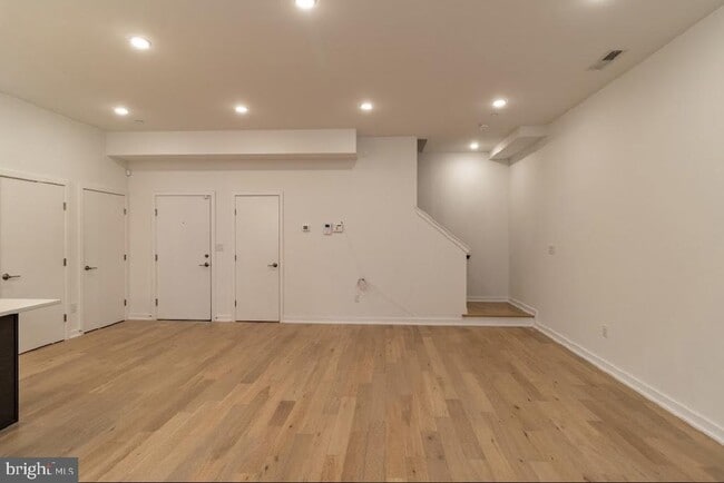 Building Photo - 2137 E Firth St