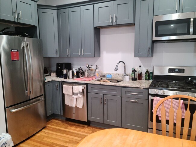 Photo - Central Square - Central AC - Updated - On site Laundry - Bike Storage Unidad #2