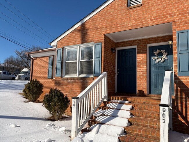 Building Photo - 901-903 Old Graves Mill Road Unit 901