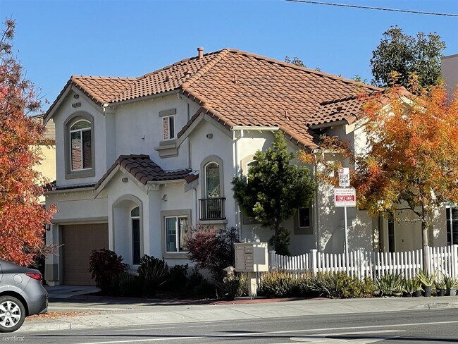 3 br, 2.5 bath House - 3033 Homestead Road - 3 br, 2.5 bath House - 3033 Homestead Road