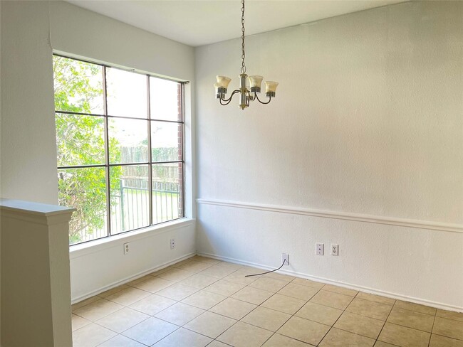 Photo - 1103 Dulles Ave