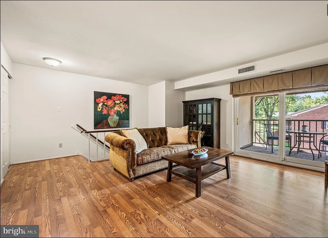 Photo - 31 Old Forge Crossing