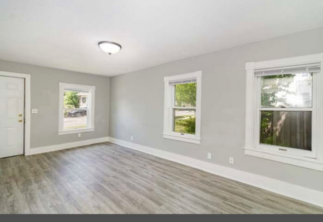 Photo - 476 Brainerd Ave