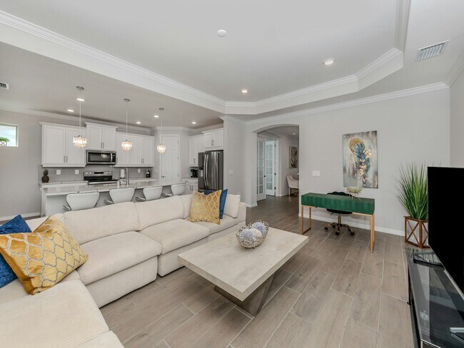 Photo - 544 Maraviya Blvd