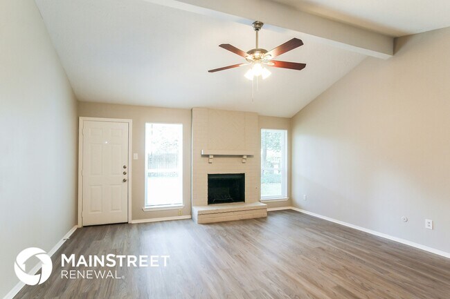 Photo - 7647 Western Oak Ln