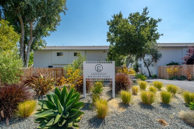 3260 Rockview Pl