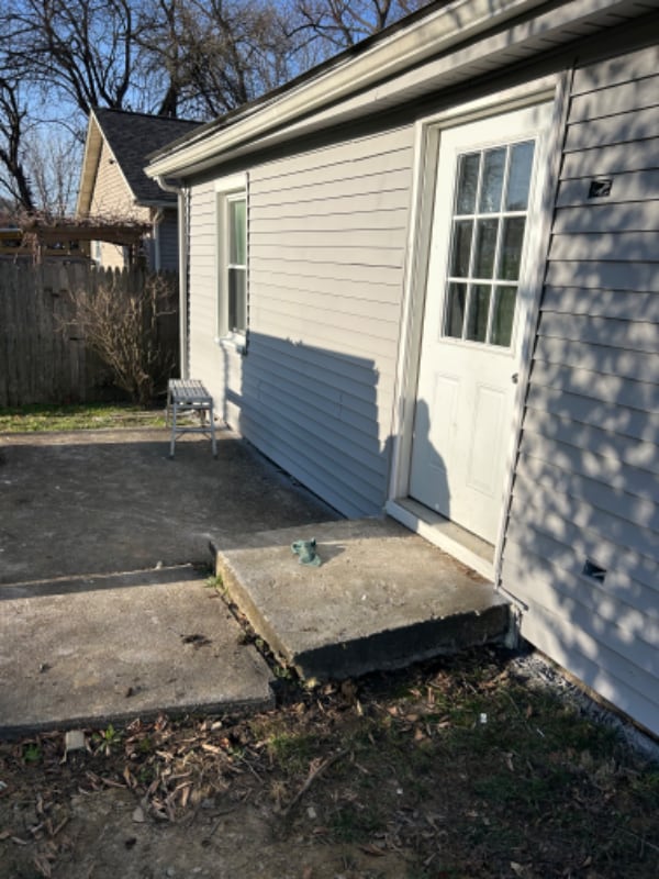 Photo - 811 W 8th St