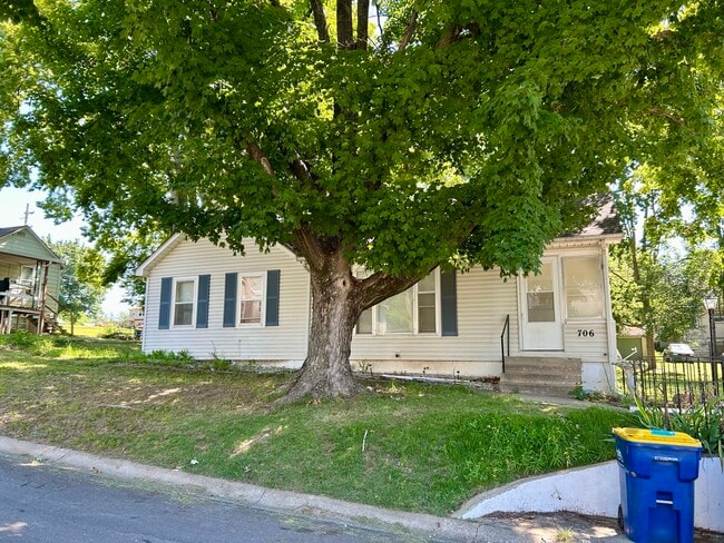 706 Locust St