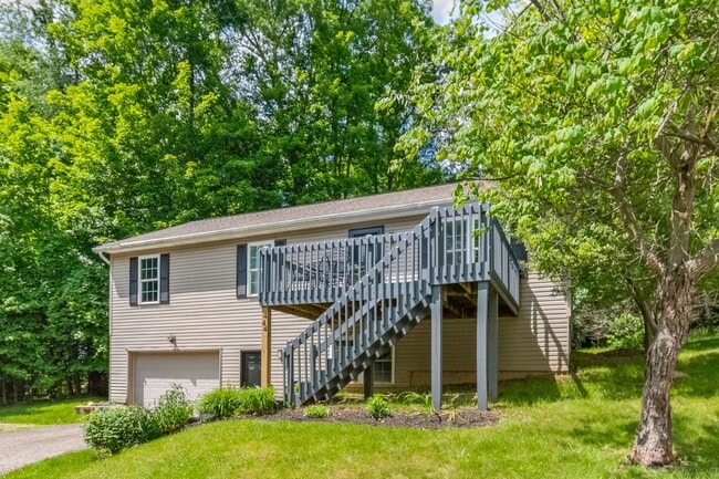 Photo - 444 Grand Ridge Dr