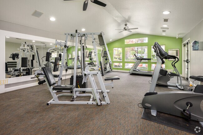 Gimnasio - Sutter Station