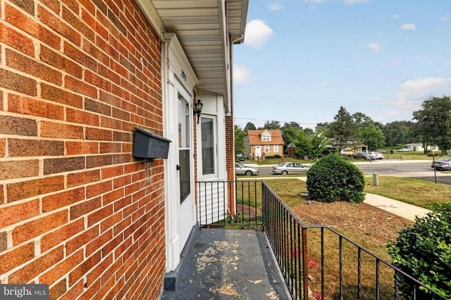 Building Photo - 2931 Sunset Ln