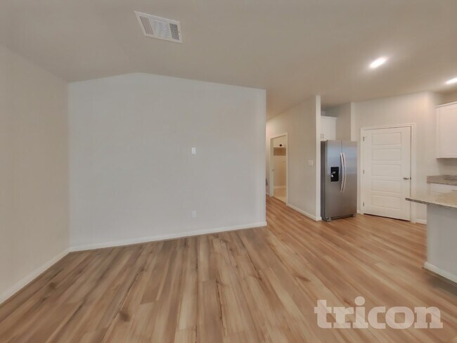 Photo - 5804 Zoey Wy