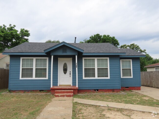 Building Photo - Quaint West Side  3 bedroom 2 Bath Home!