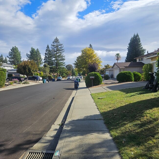 Photo - 2838 Saint Denis Dr