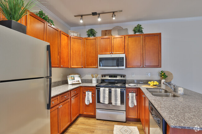 Interior Photo - Palisades at Howell Road Rental