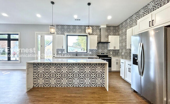 Photo - 415 S University St