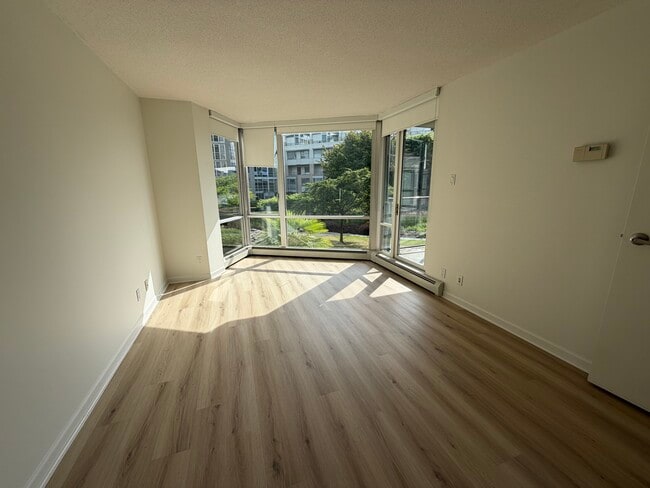 Photo - Townhome #120-1288 Marinaside Crescent Unit 120