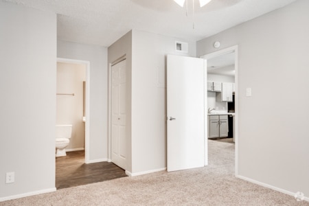 1BR,1BA - 644SF