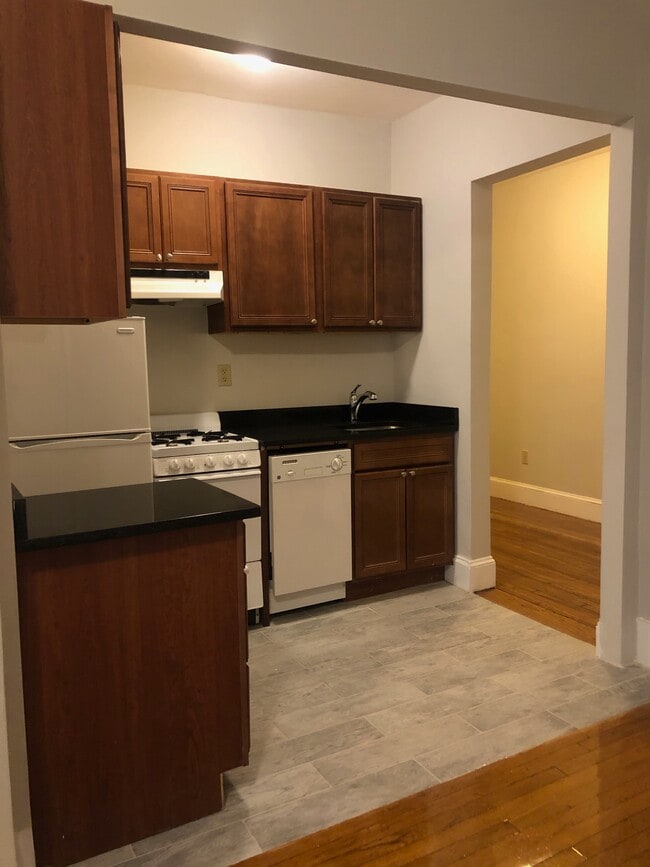 Photo - 39 Hemenway St Unit 14