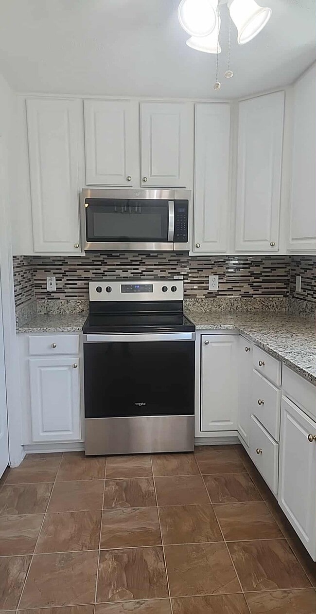 Photo - 837 Shackleton Rd