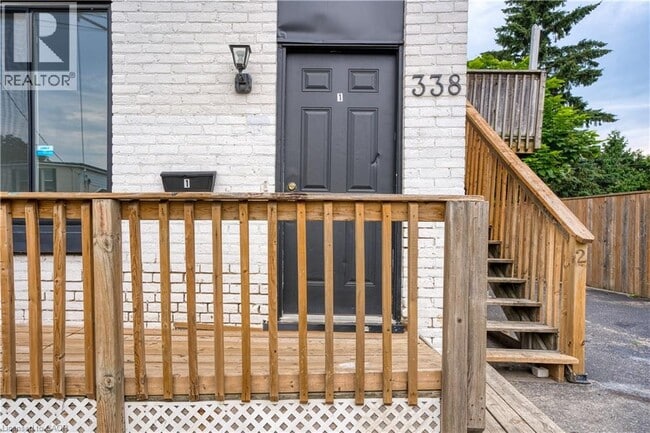 Photo - 338 Hamilton Rd Unité 1