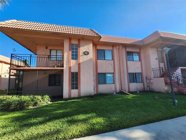 Building Photo - 235 Lakeview Dr Unit 201 Rental