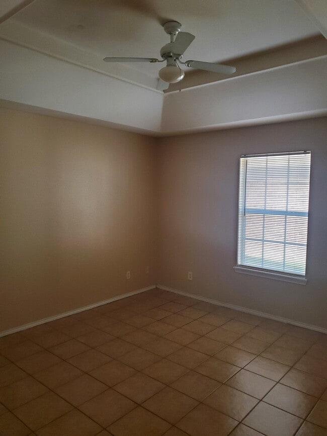 Photo - 2501 Toledo Ave Unidad 26