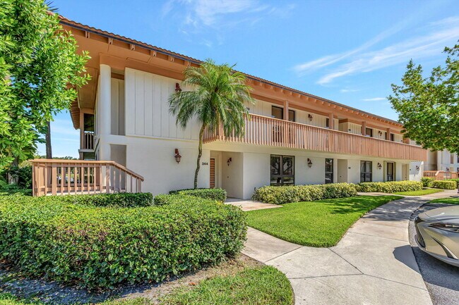 Photo - 348 Brackenwood Cir