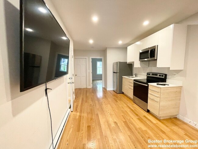 Photo - 7 Warwick St