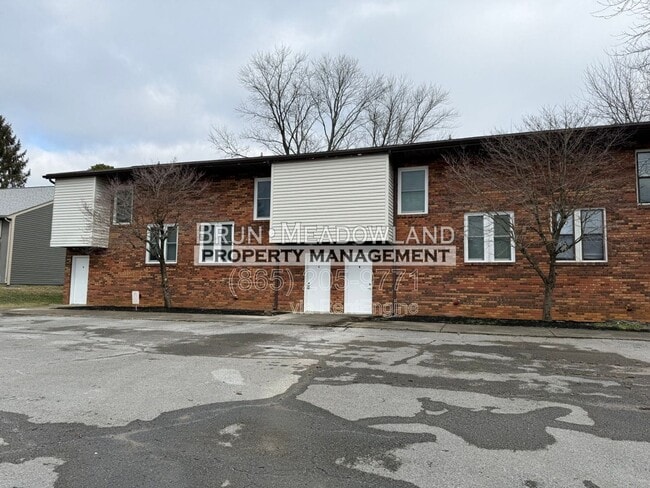 Building Photo - 2023 Belle Terra Rd Unit C